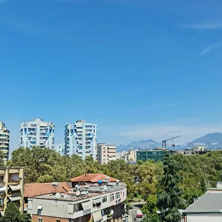 6th Floor Apartments, شقة تيرانا