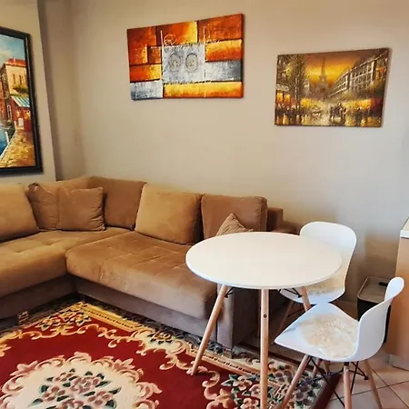 Apartamento 6th Floor Apartments, Tirana