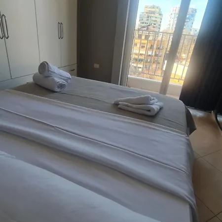 6th Floor Apartments, * تيرانا